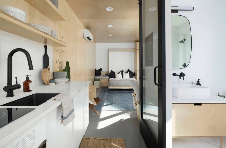 Modal 00 interior